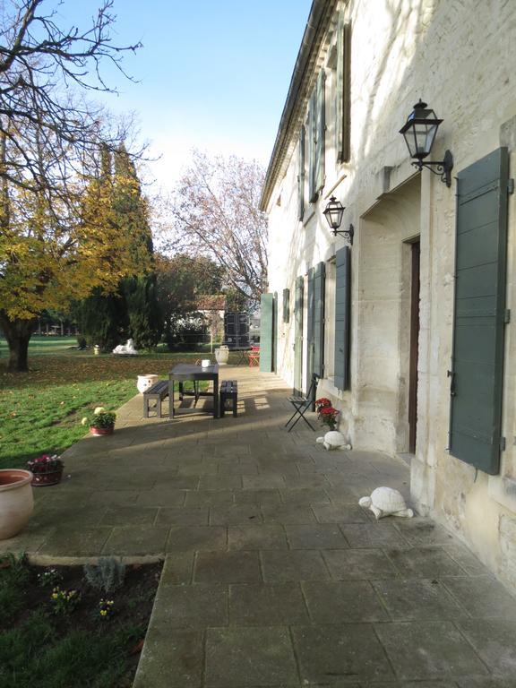 B&B Mas Les Lecques Beaucaire  Quarto foto